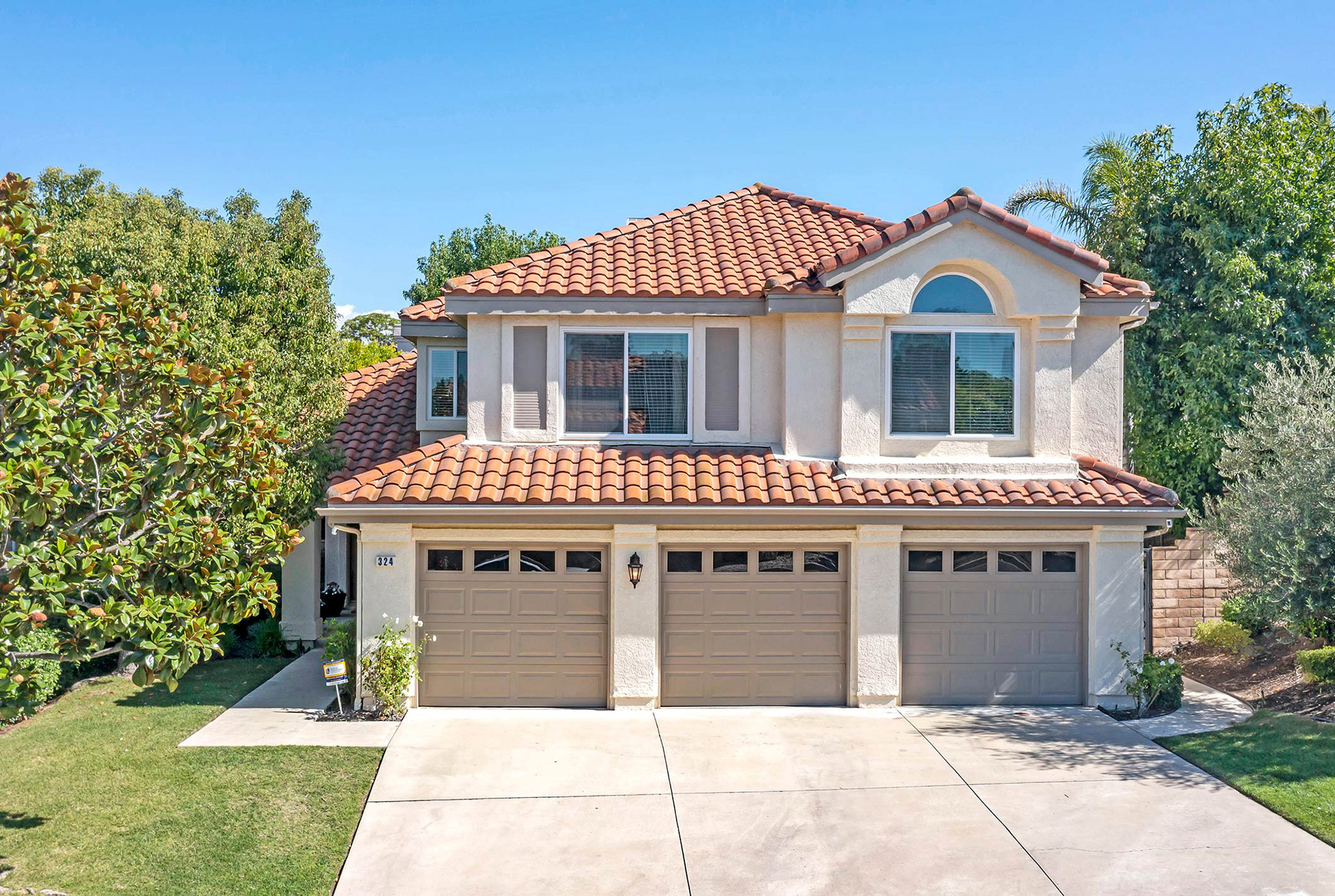 Photo of 324 Cliffhollow Ct, Simi Valley, CA 93065