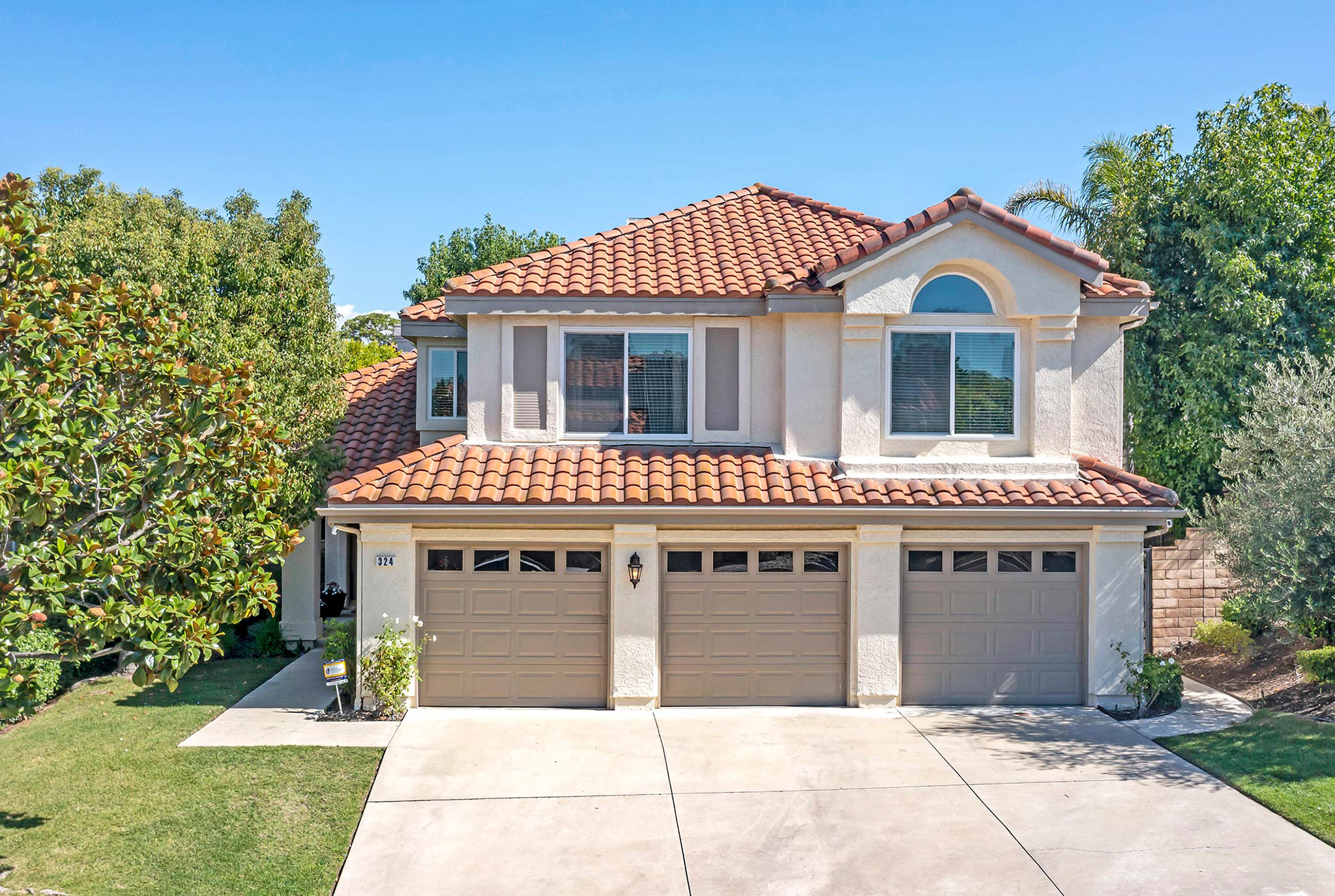 324 Cliffhollow Ct, Simi Valley, CA 93065 Photo of 324 Cliffhollow Ct, Simi Valley, CA 93065