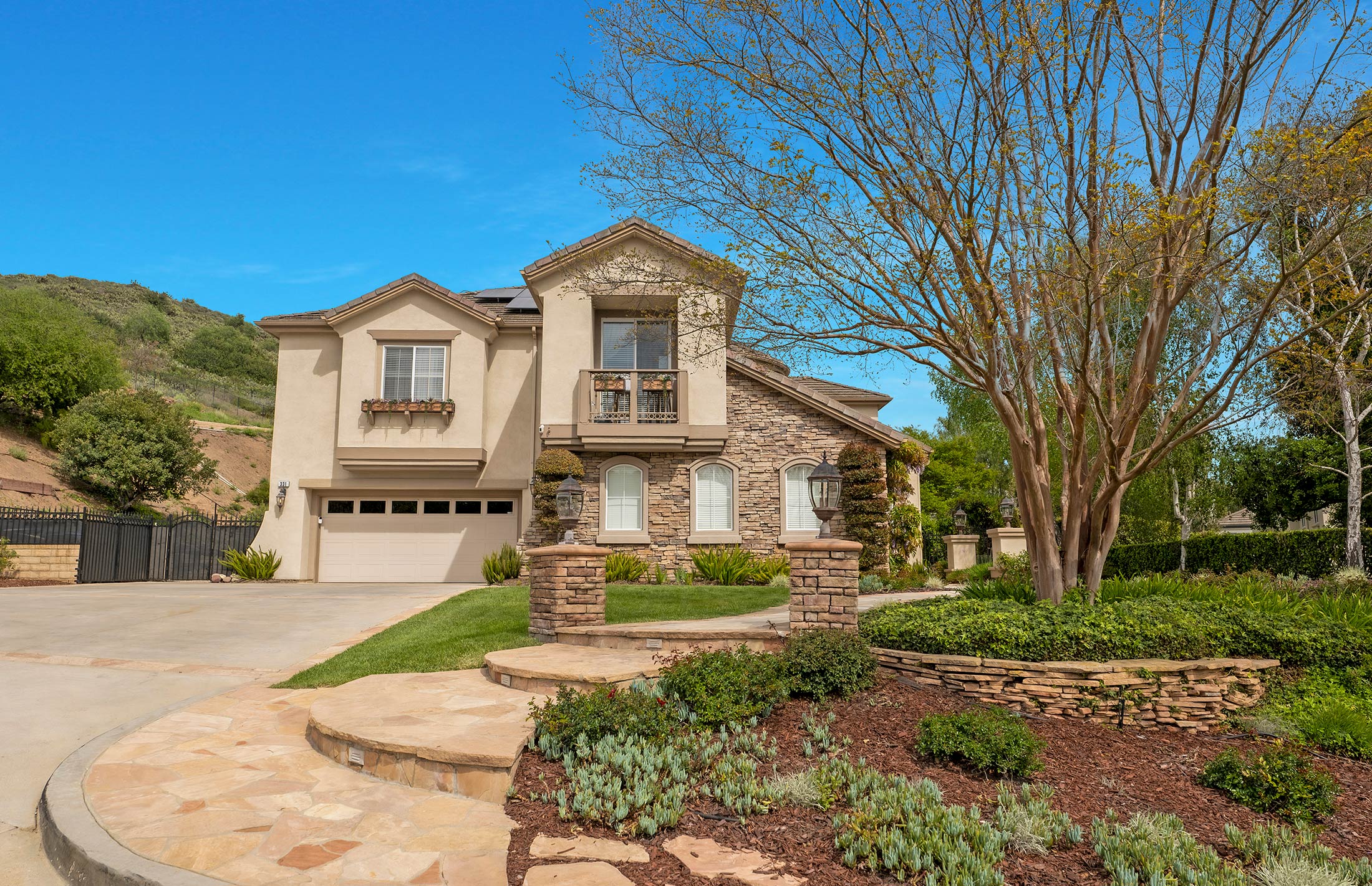 Photo of 331 Briar Bluff Cir, Thousand Oaks, CA 91360