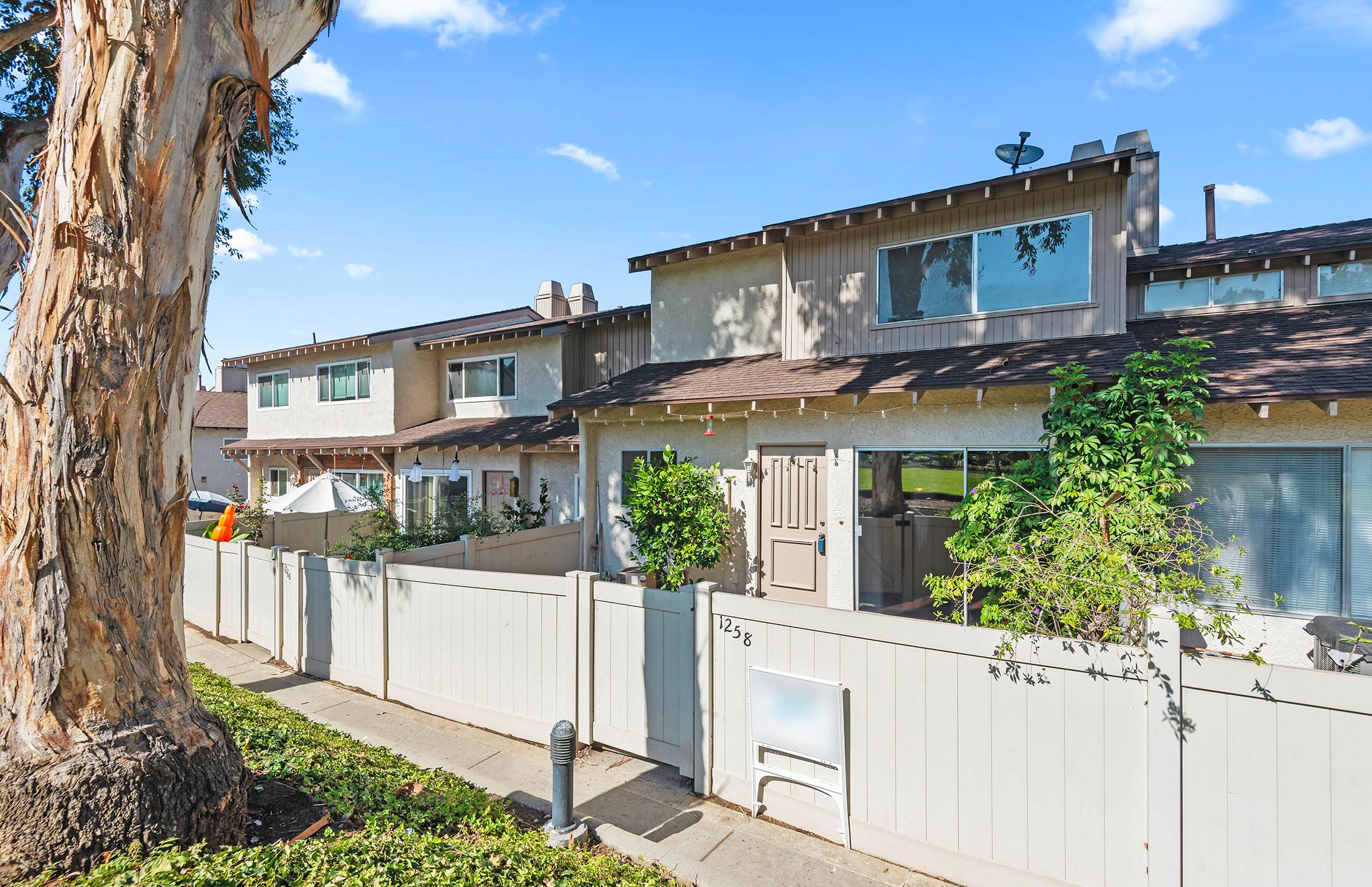 Photo of 1258 Ramona Dr, Thousand Oaks, CA 91320