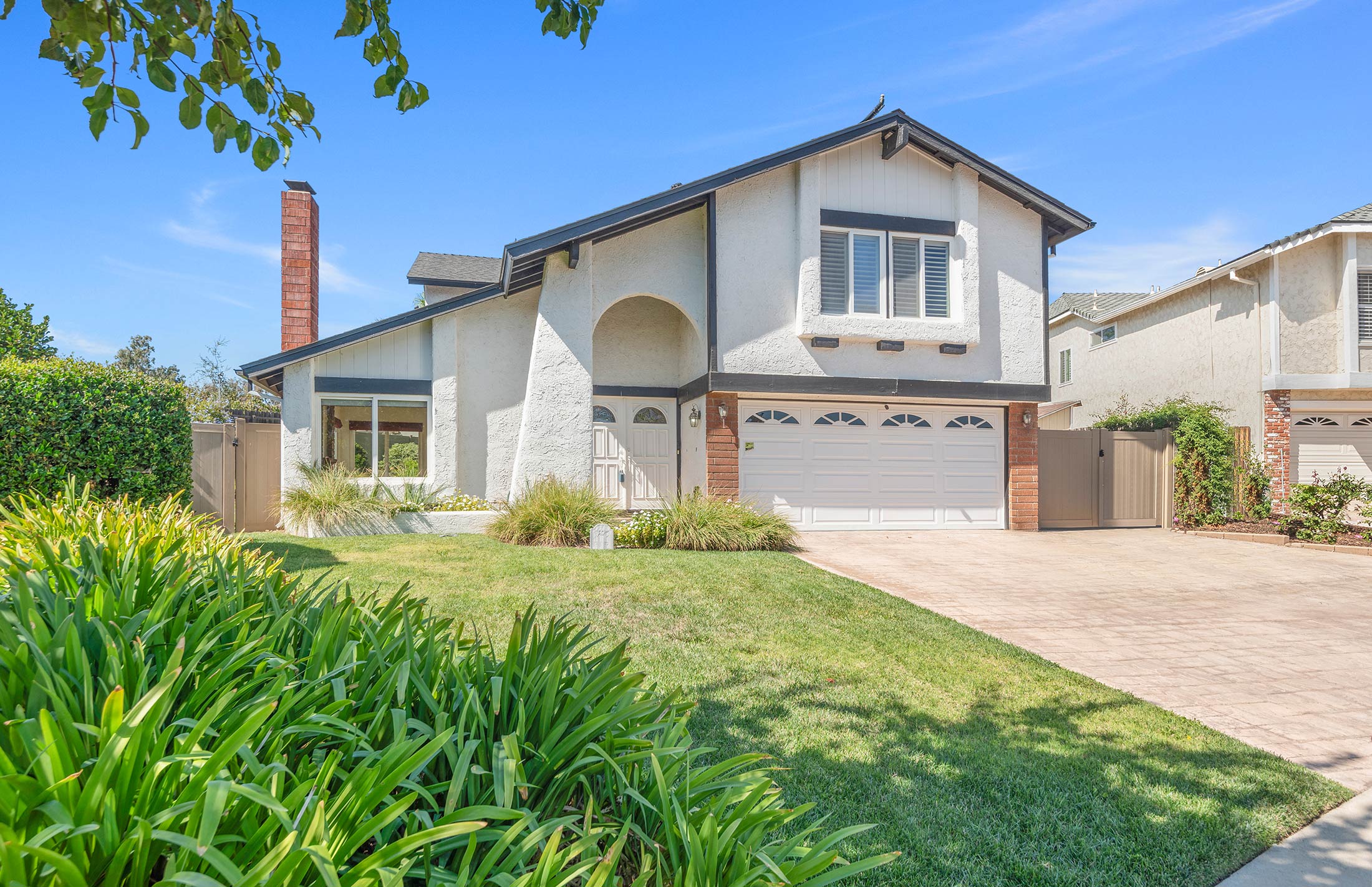 Photo of 483 Blackhawk Dr, Newbury Park, CA 91320