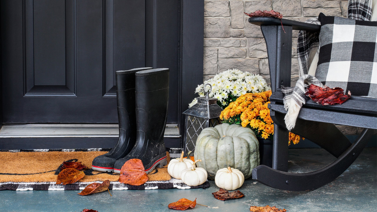 Featured image for 5 Weekend Projects to Boost Curb Appeal Before the Holidays article